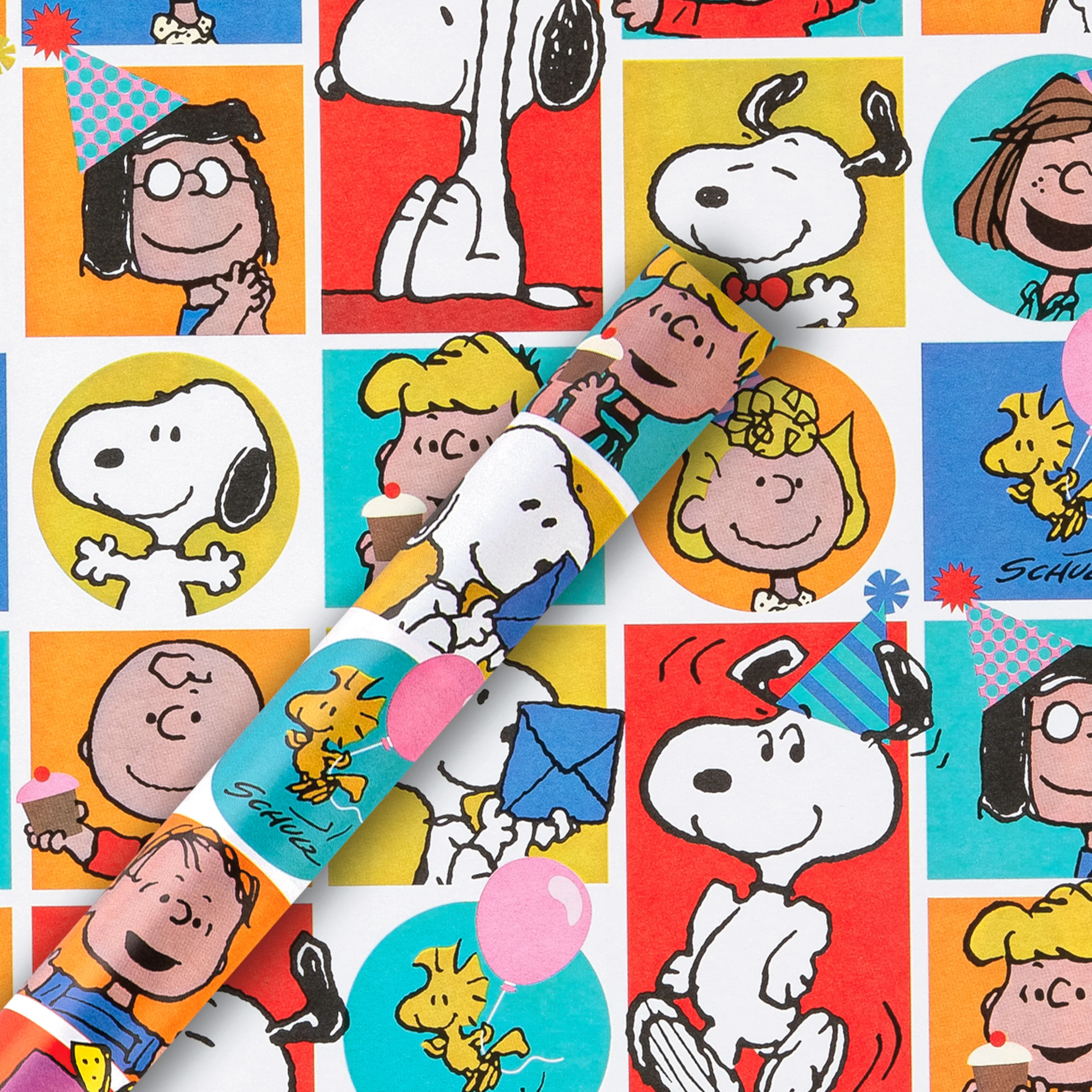 6M Wrapping Paper - 3 x 2M Rolls in 1 PEANUTS™ Comics SNOOPY & Gang Design - Image 5
