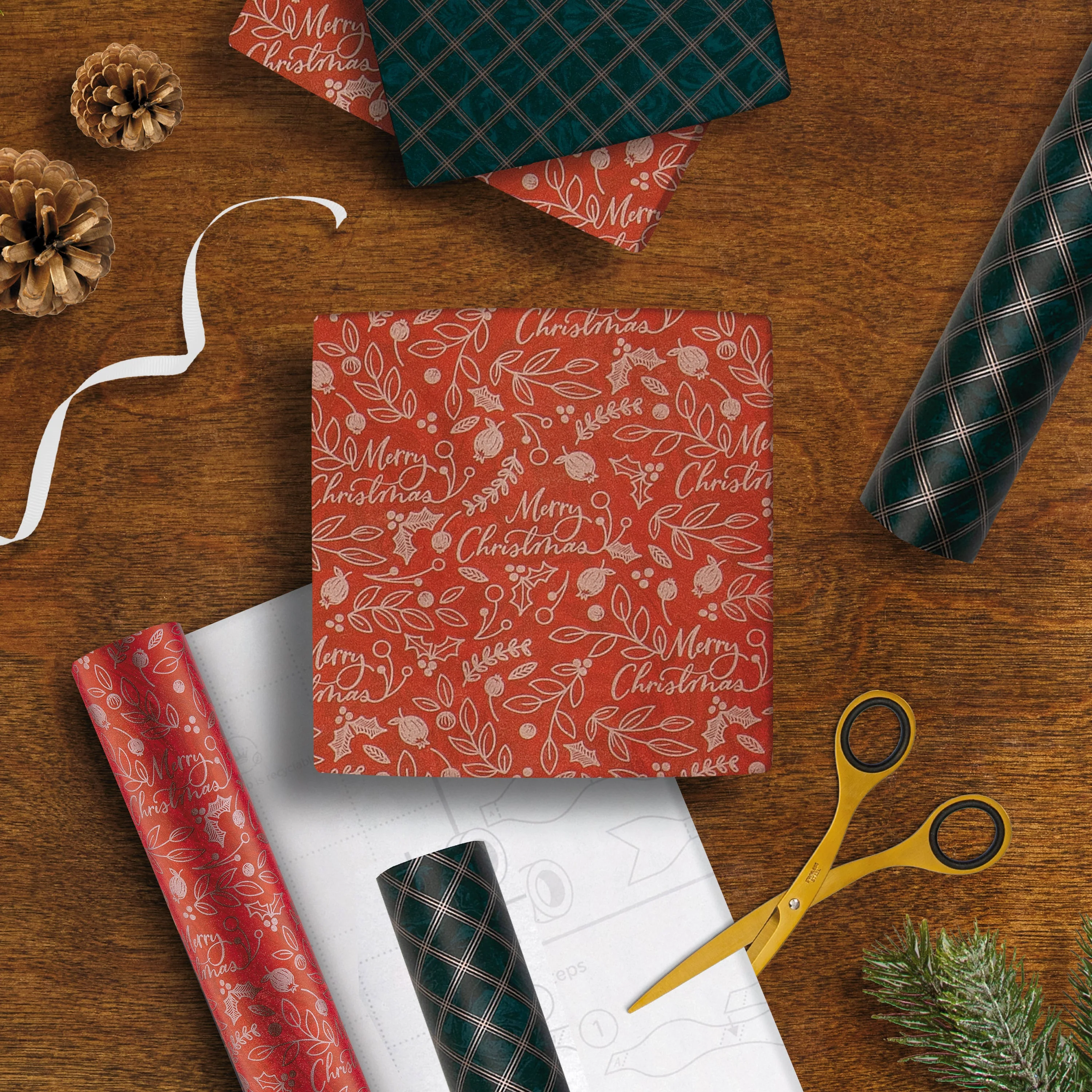 9M Classic Red & Green Christmas Wrapping Paper Multipack - 3 x 3M Rolls - Image 3