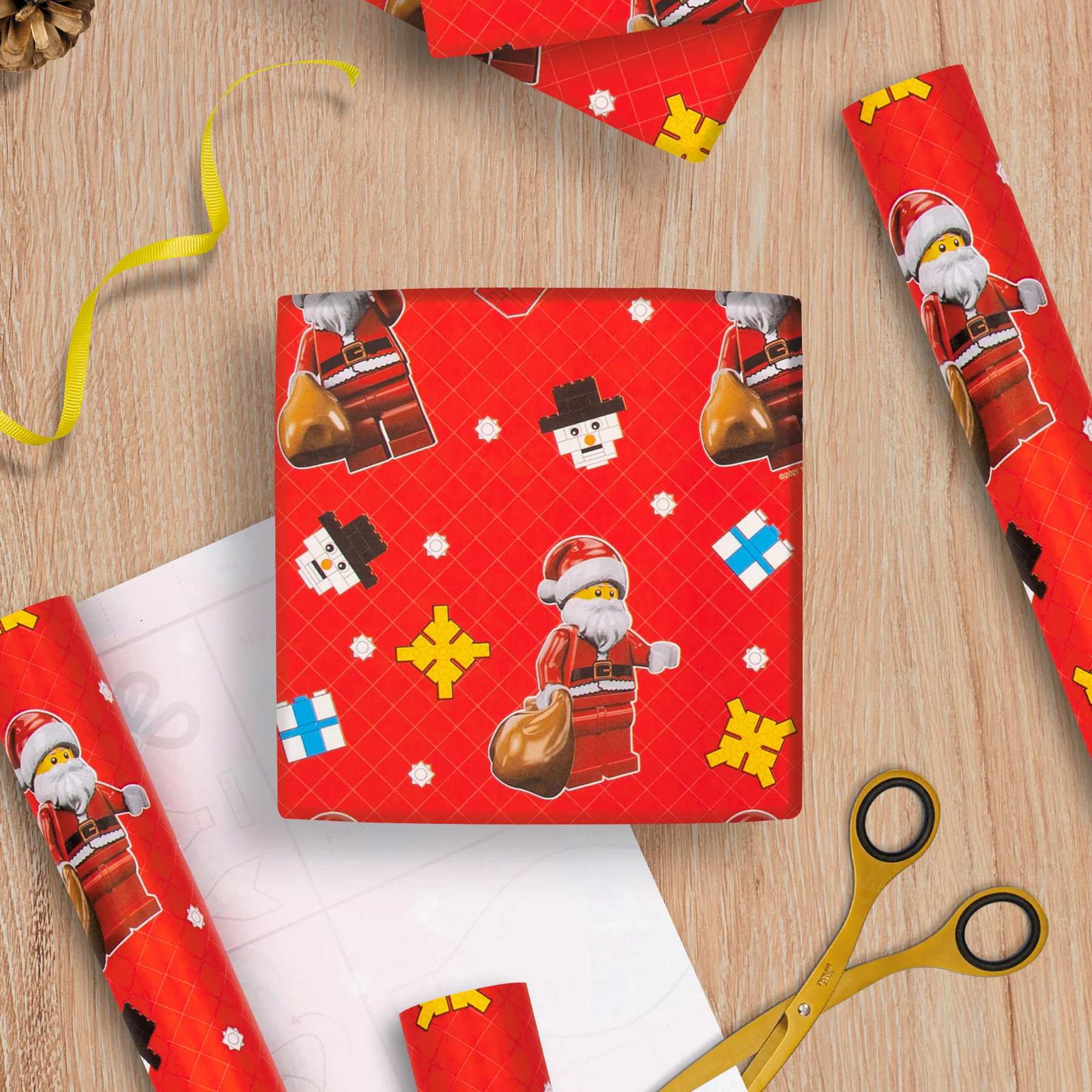 12M Christmas Wrapping Paper Multi-Pack - 3 x 4M Rolls in 1 LEGO® Design - Image 2
