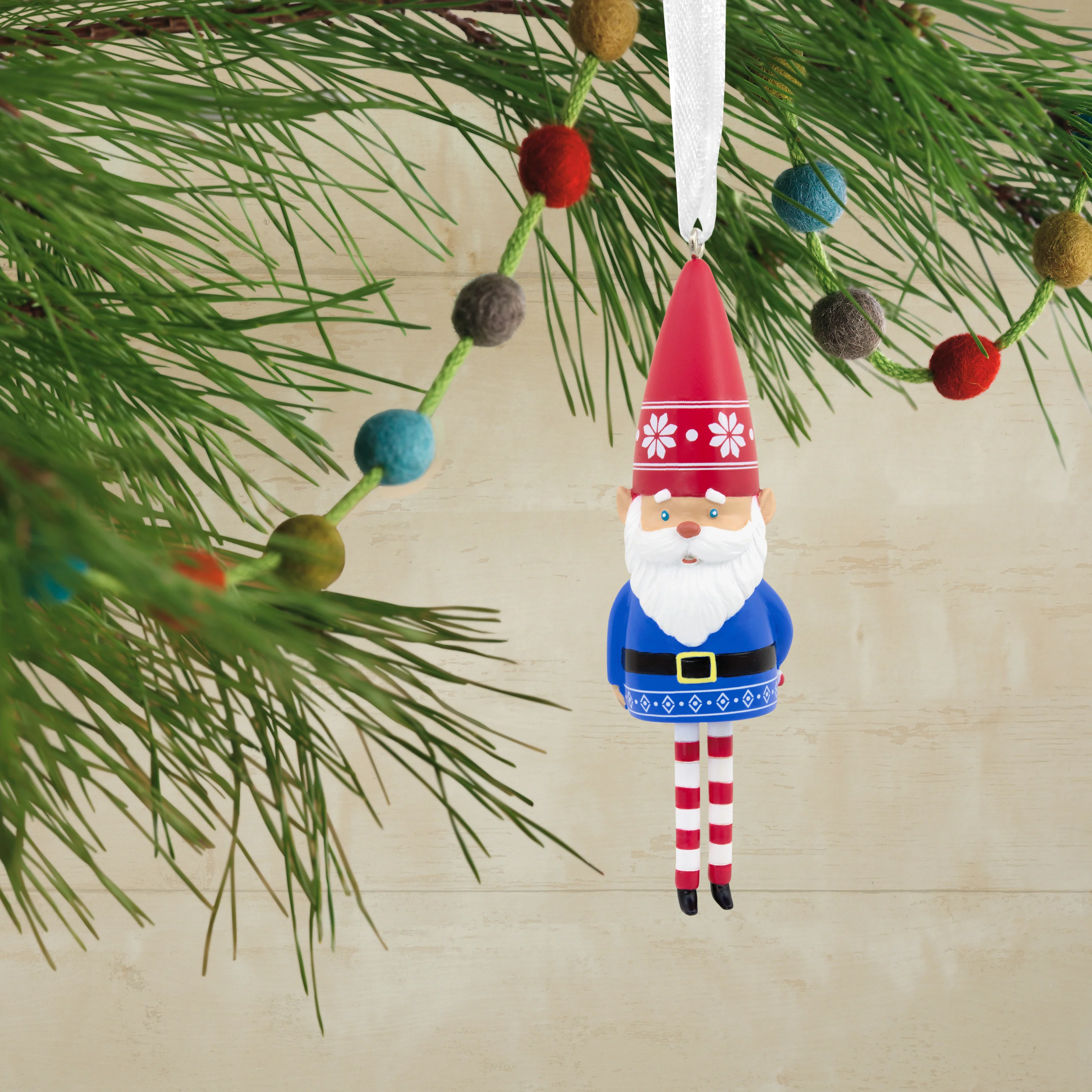 Collectable Christmas Gnome with Dangly Legs Ornament - Image 4