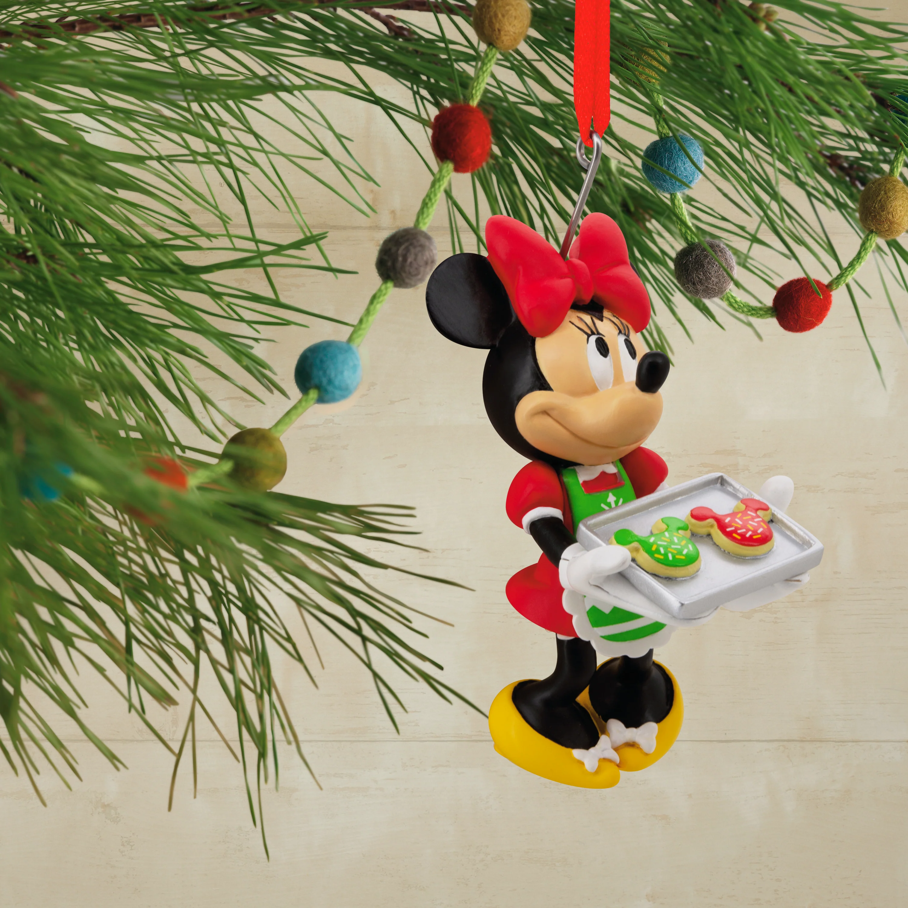 Collectable Disney - Baking Minnie Mouse Ornament - Image 4