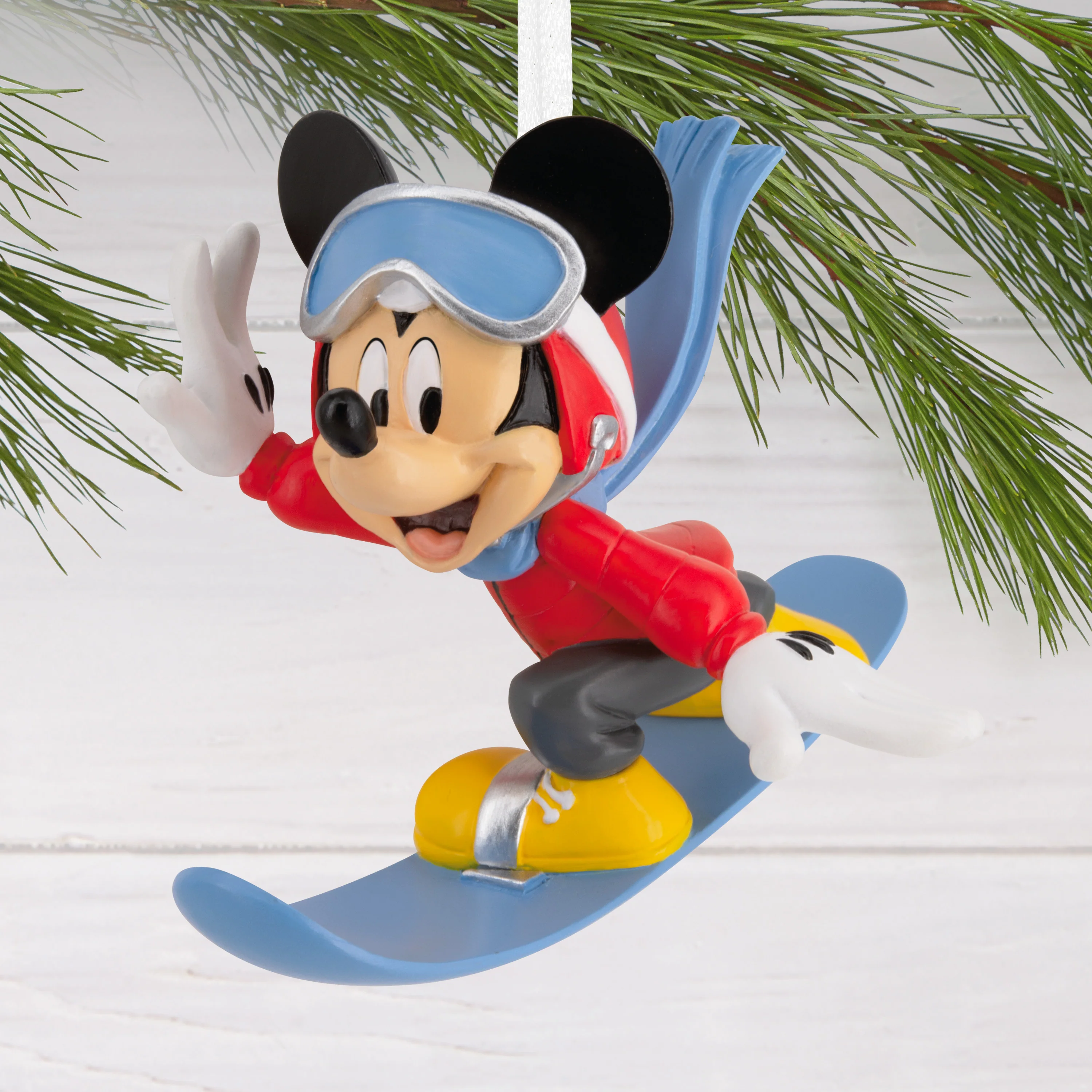 Collectable Disney - Mickey Mouse on Snowboard Ornament - Image 5