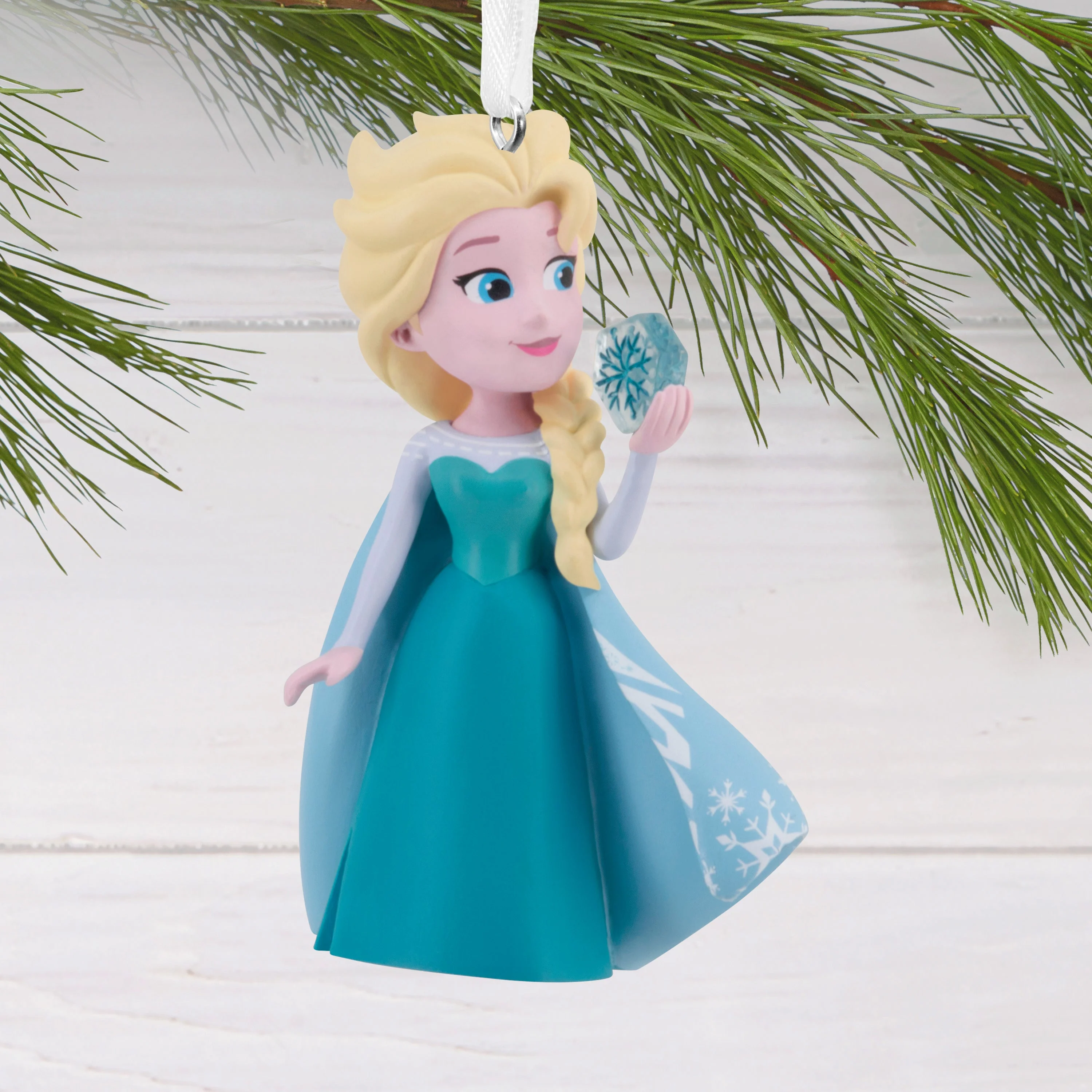 Collectable Disney Frozen Stylised Elsa Ornament - Image 5