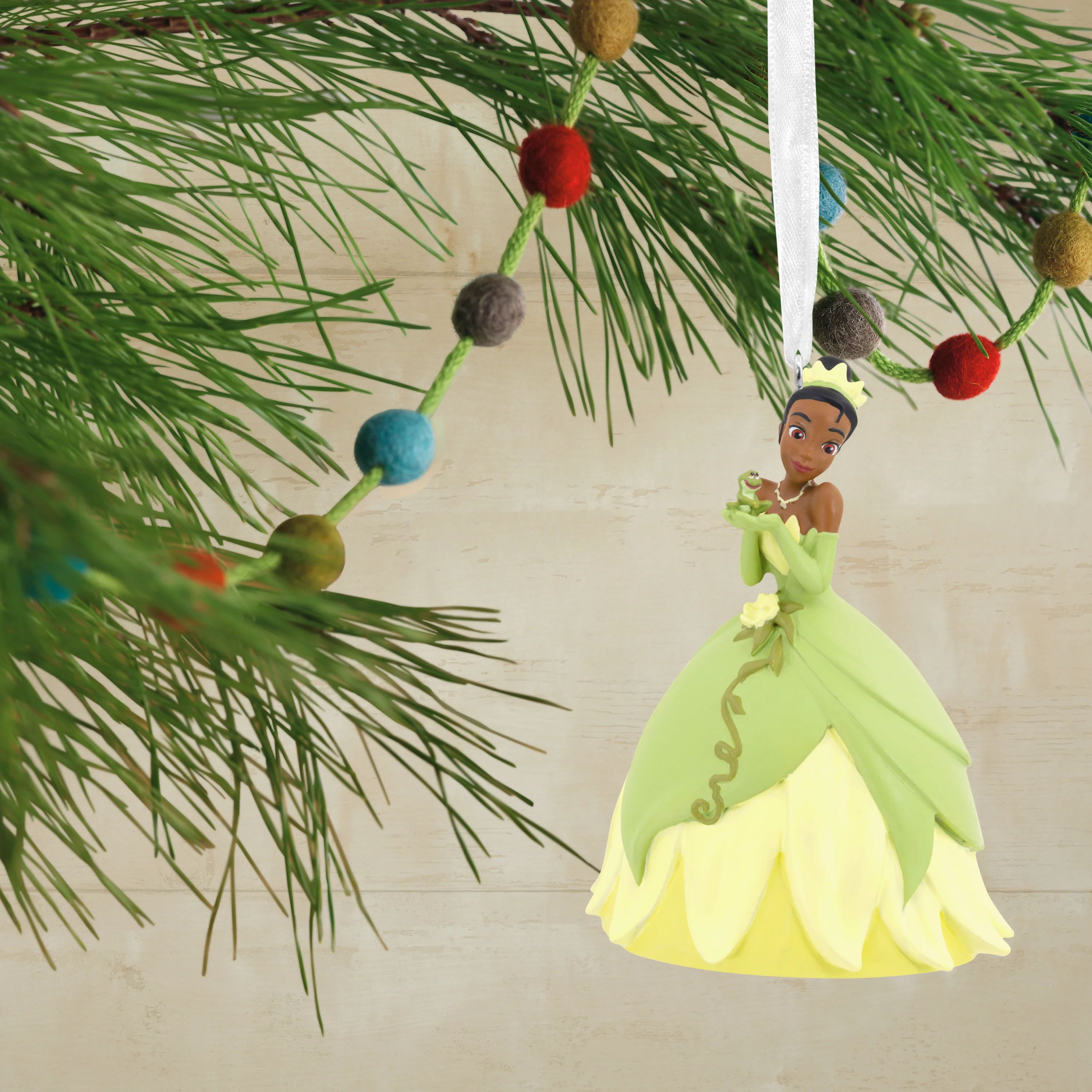 Collectable Disney The Princess and the Frog - Princess Tiana Ornament - Image 4