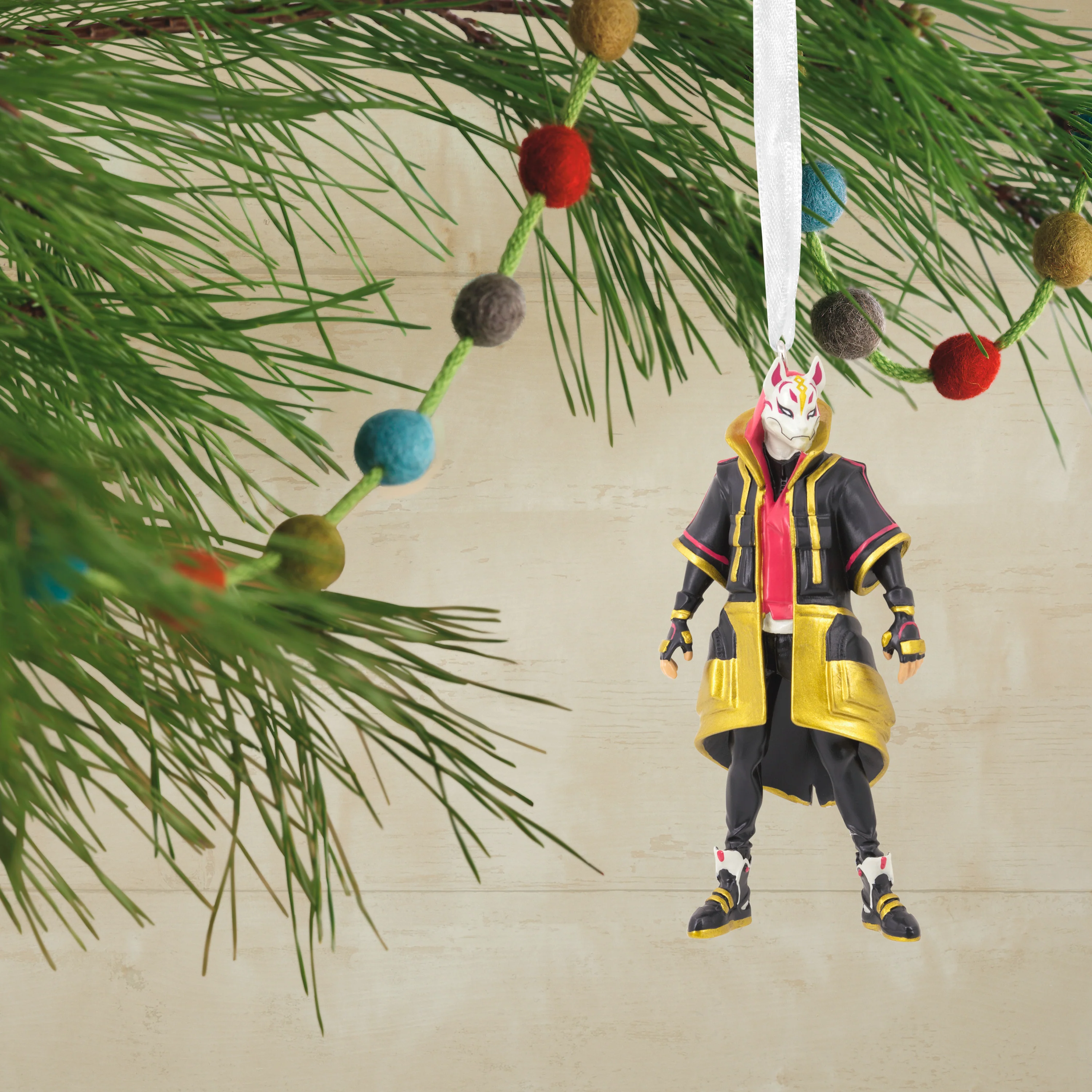 Collectable Fortnite - Drift with Legendary Skin Ornament - Image 4