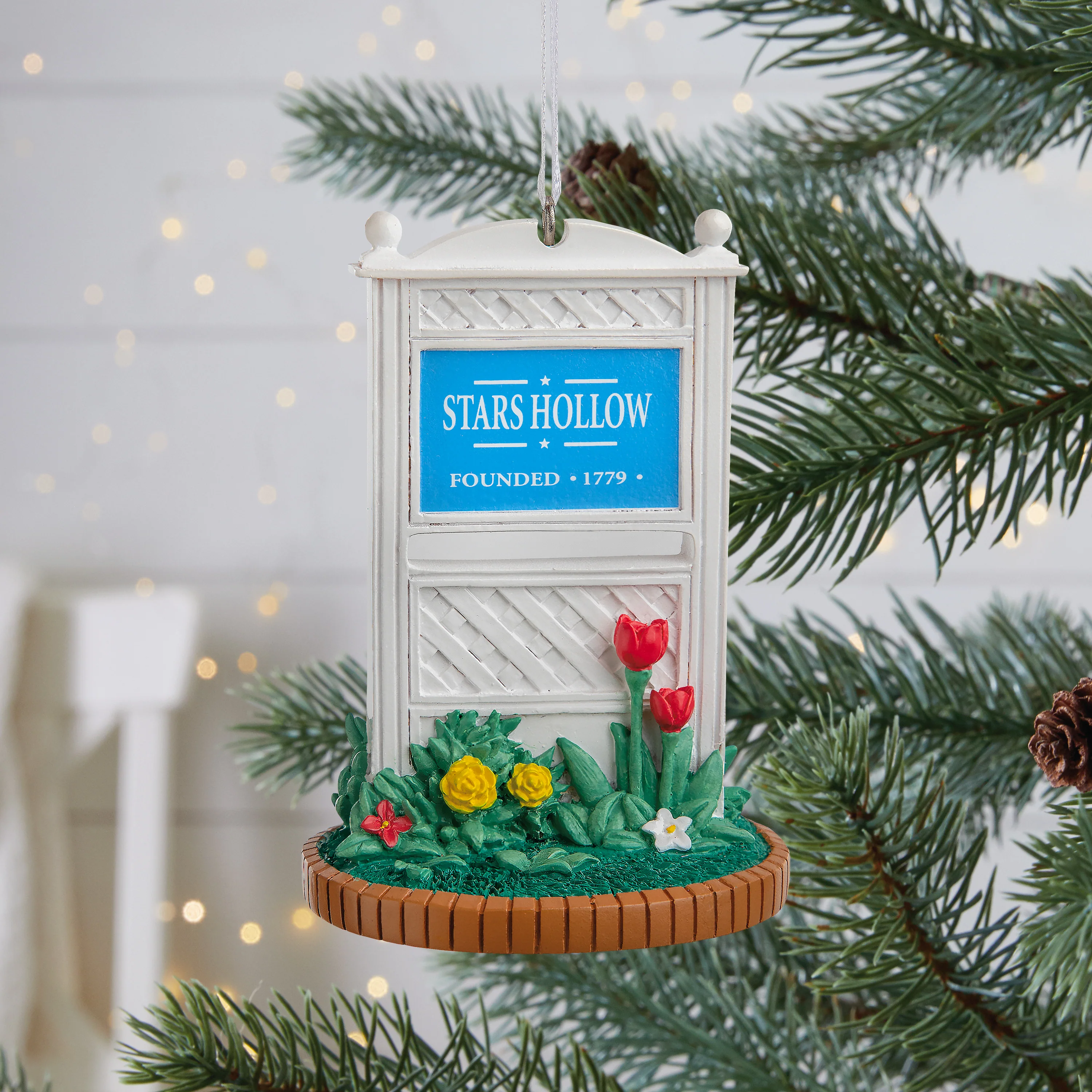 Collectable Gilmore Girls Ornament - Stars Hollow Town Sign Design - Image 5