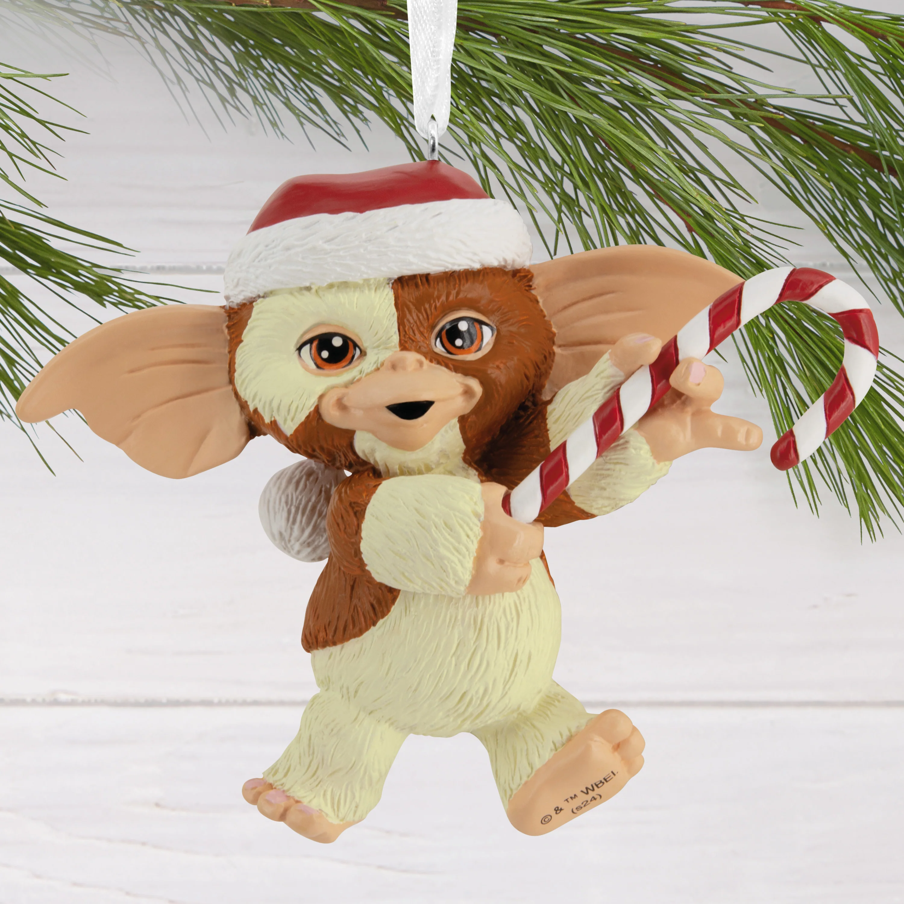 Collectable Gremlins Christmas - Gizmo the Mogwai with Candy Cane Ornament - Image 5