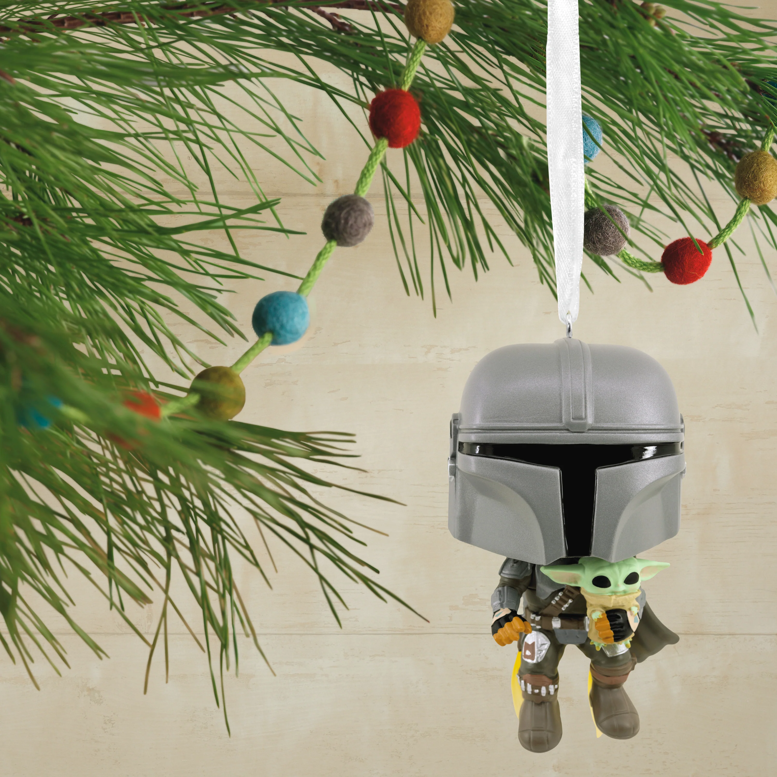 Collectable Funko POP! Star Wars™ - The Mandalorian™ & Grogu™ Ornament - Image 4