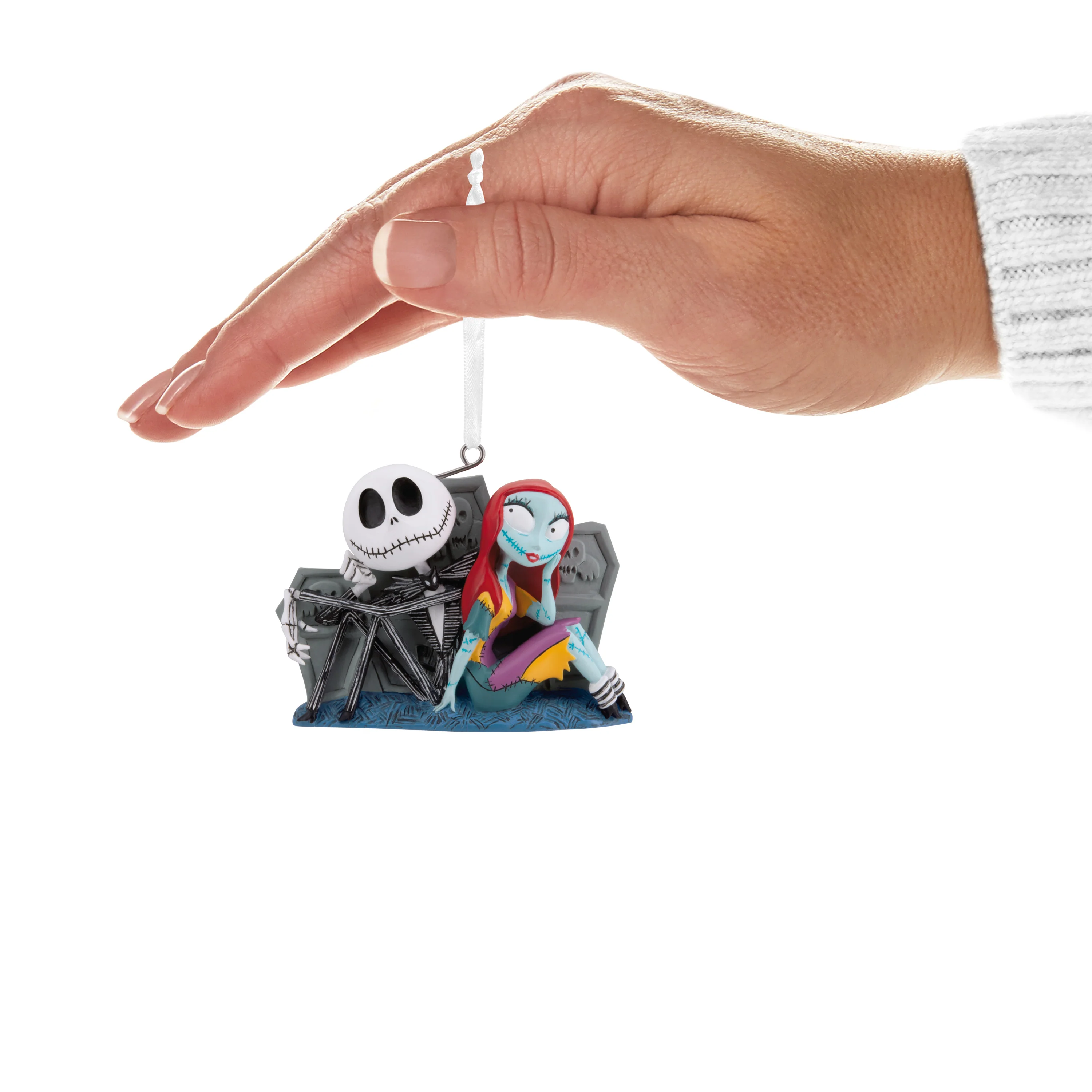 Collectable The Nightmare Before Christmas - Jack Skellington & Sally in Graveyard - Image 6