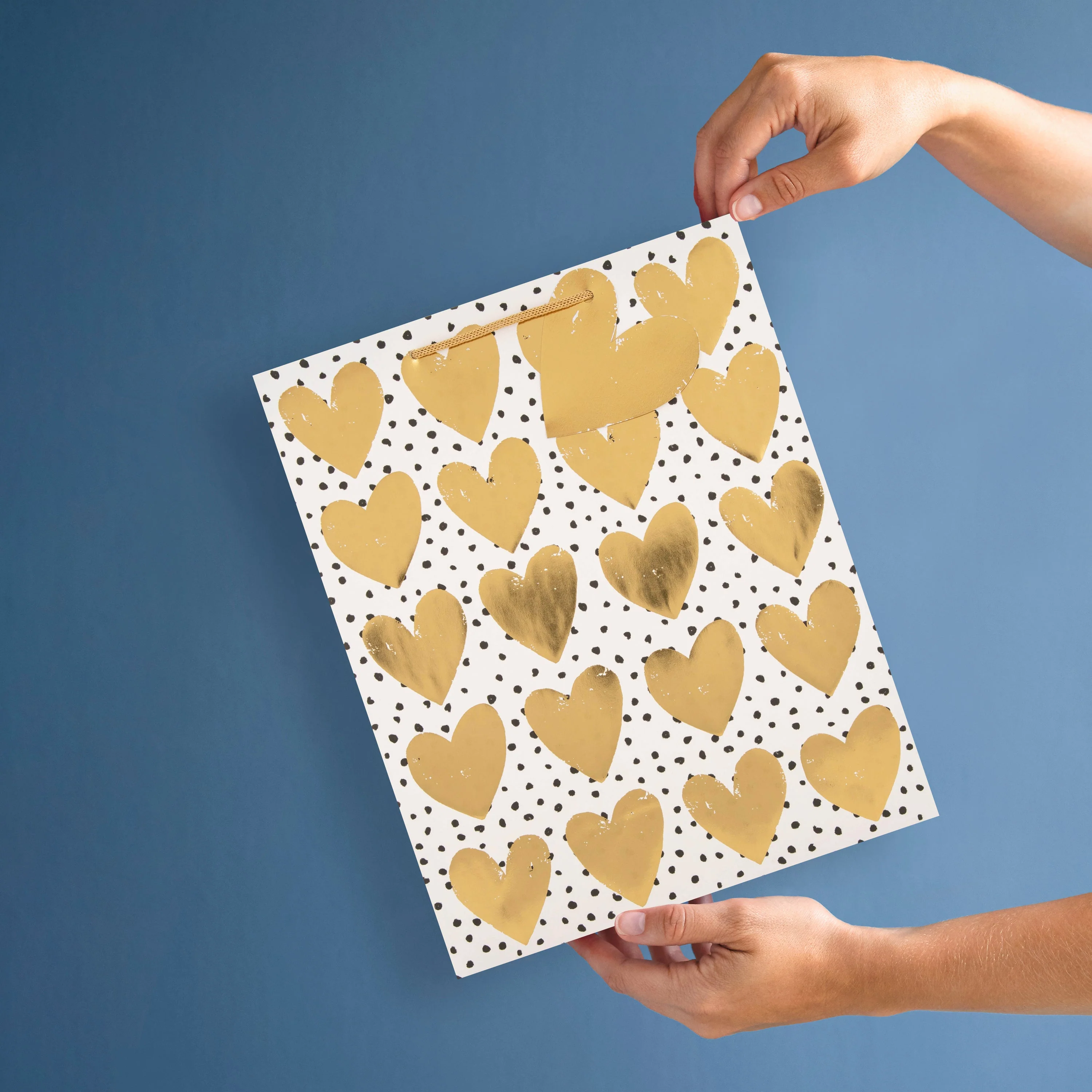 Large Gift Bag - Gold Hearts Pattern Design - Image 2