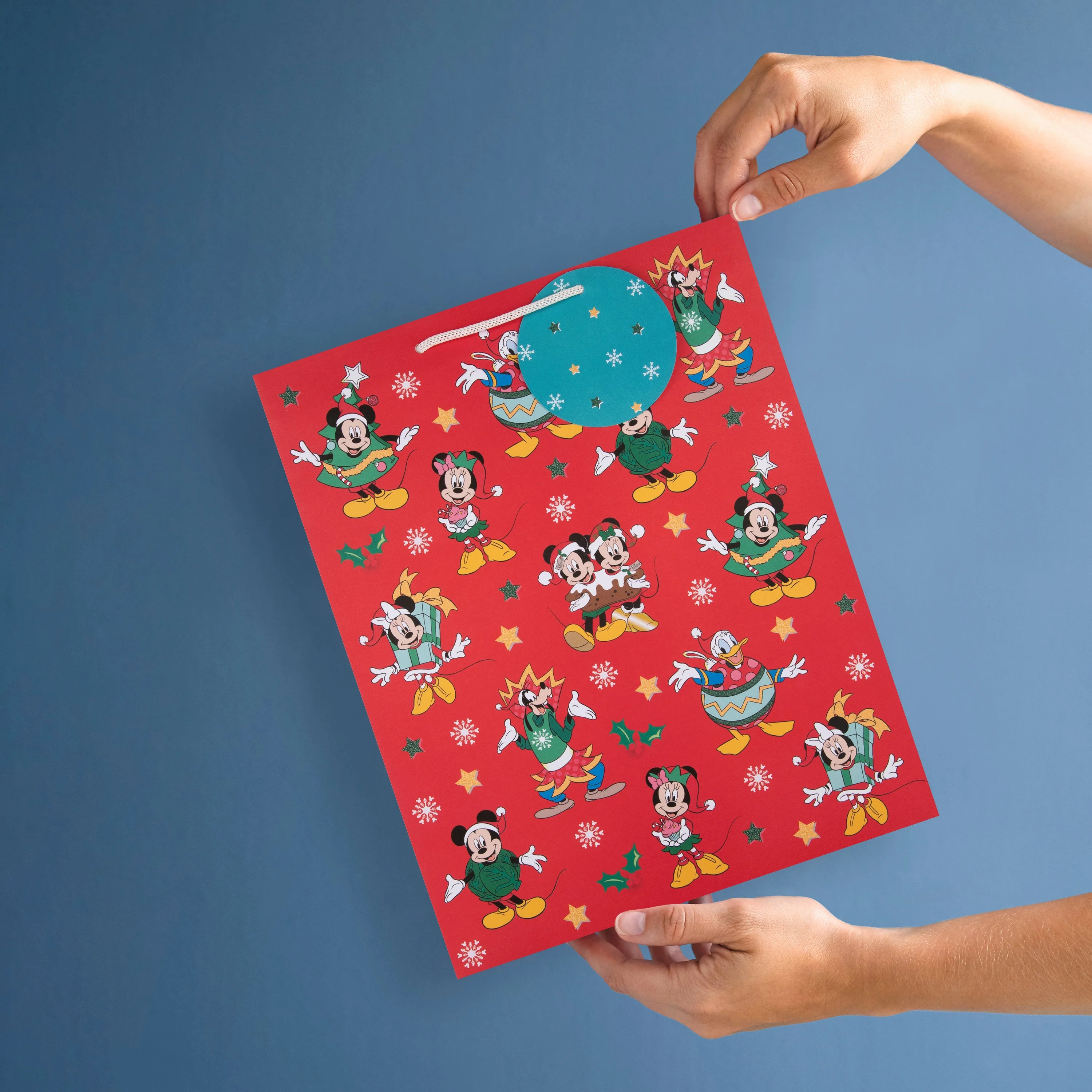 Large Christmas Gift Bags - Pack of 2 Disney, Mickey & Friends Design - Image 7
