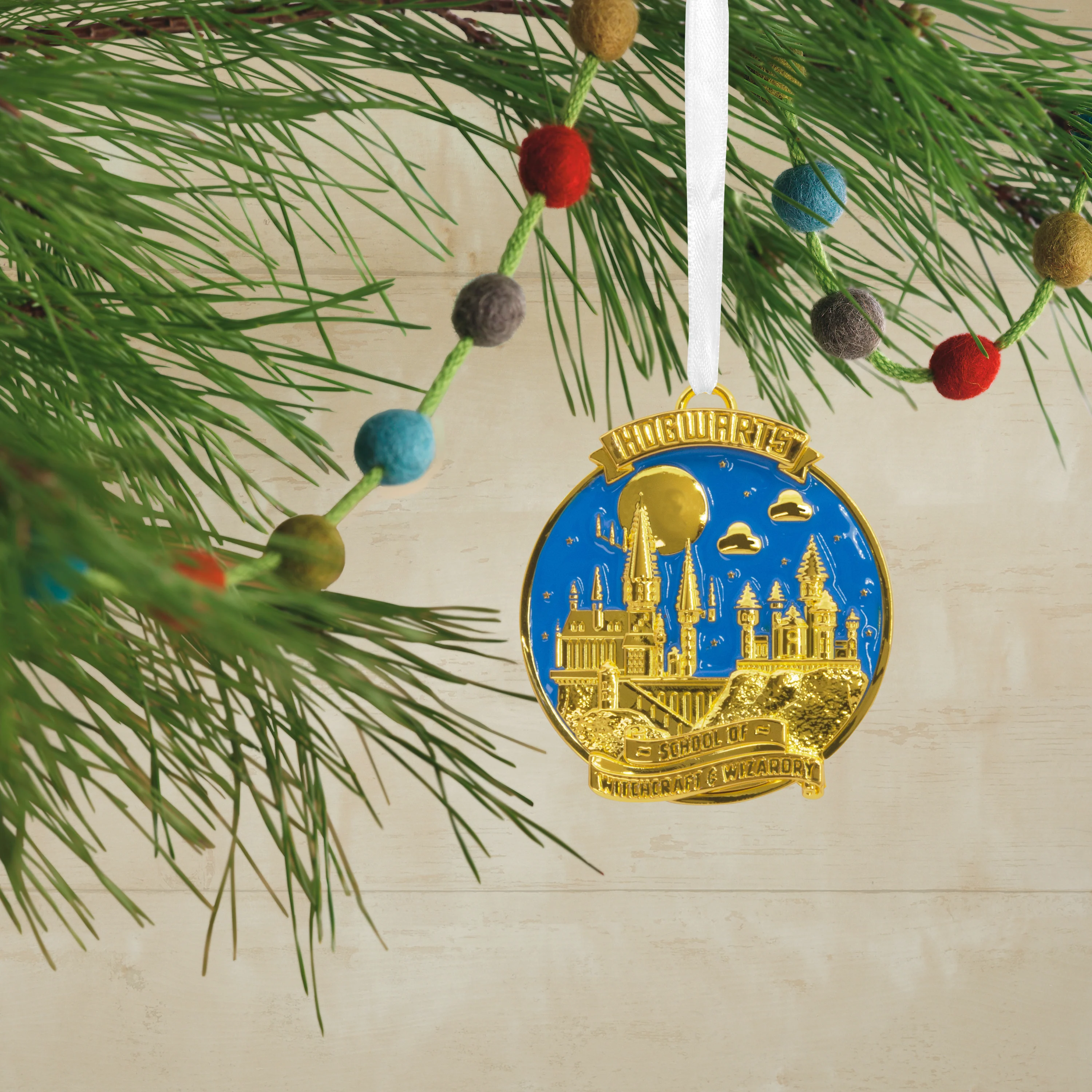 Premium Collectable Harry Potter™ - Hogwarts™ at Night Ornament - Image 4