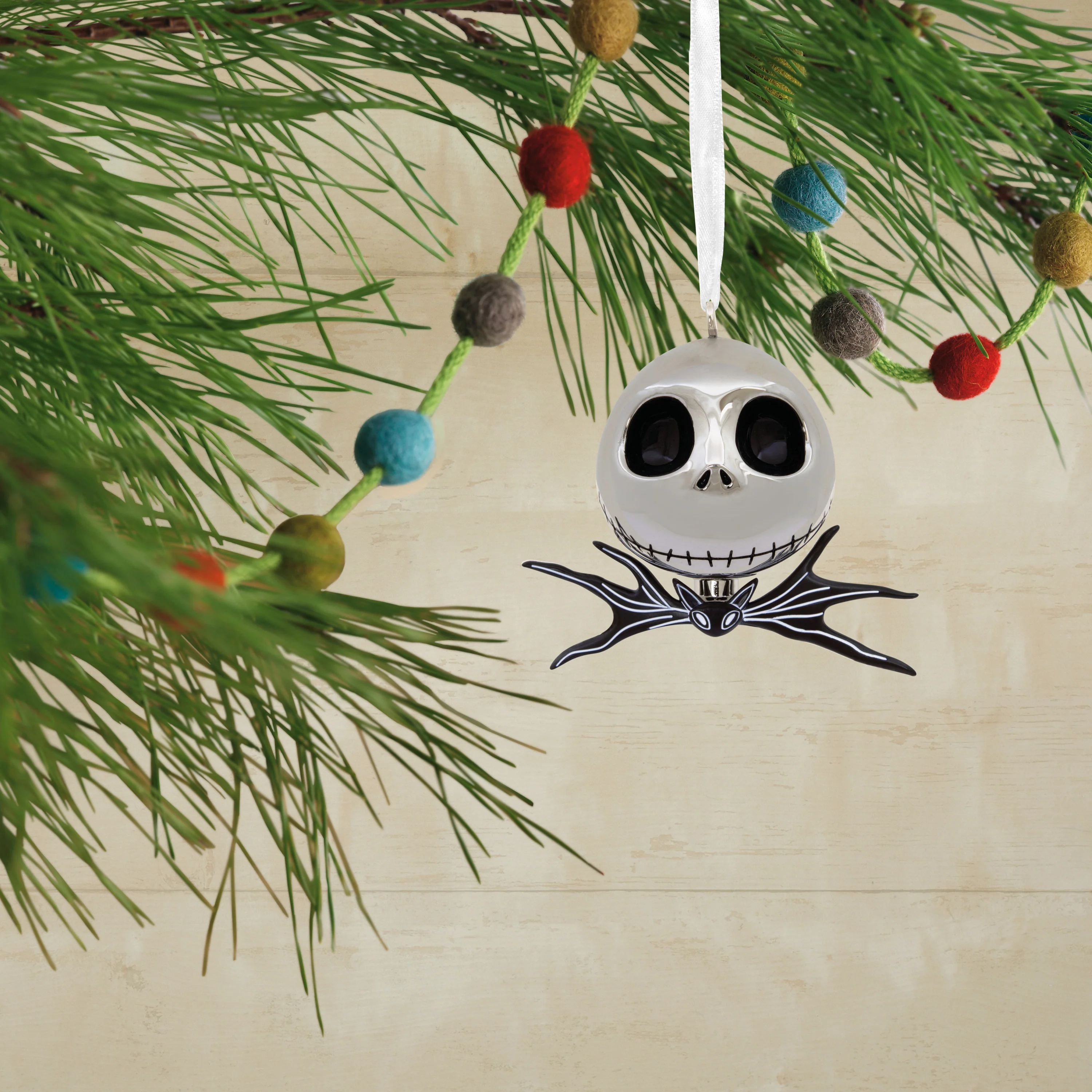 Premium Metal Disney The Nightmare Before Christmas - Jack Skellington Head Ornament - Image 4