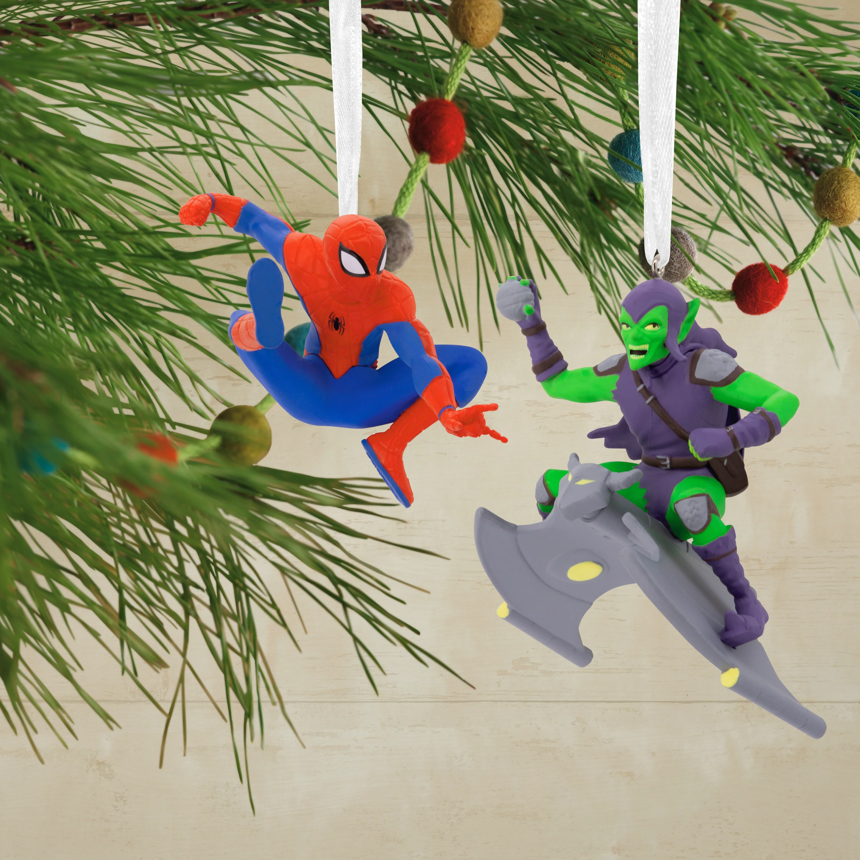 Storied Moments MARVEL Ornaments - Set of 2 - Spider-Man & Green Goblin - Image 5