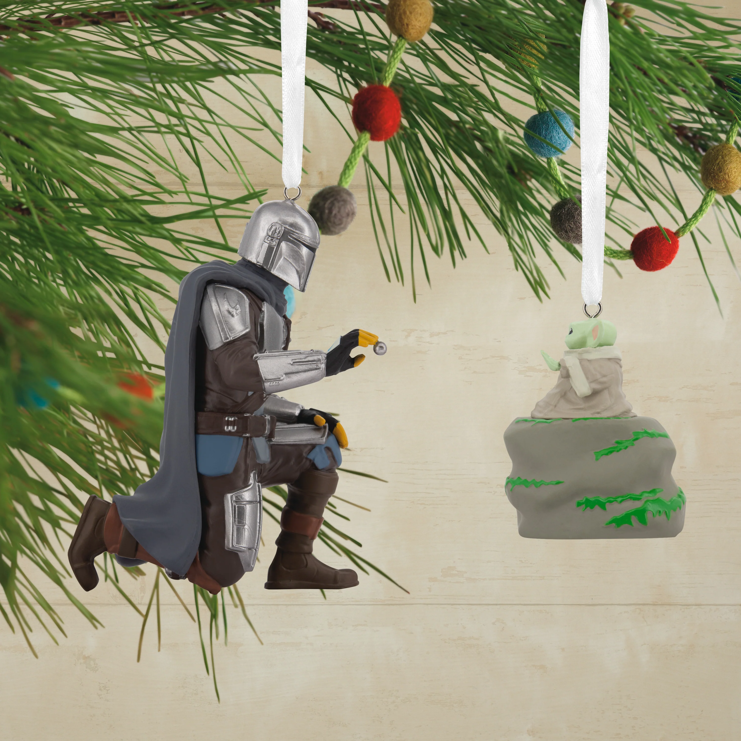 Storied Moments Star Wars™ Ornaments - Set of 2 - The Mandalorian™ & Grogu™ - Image 5